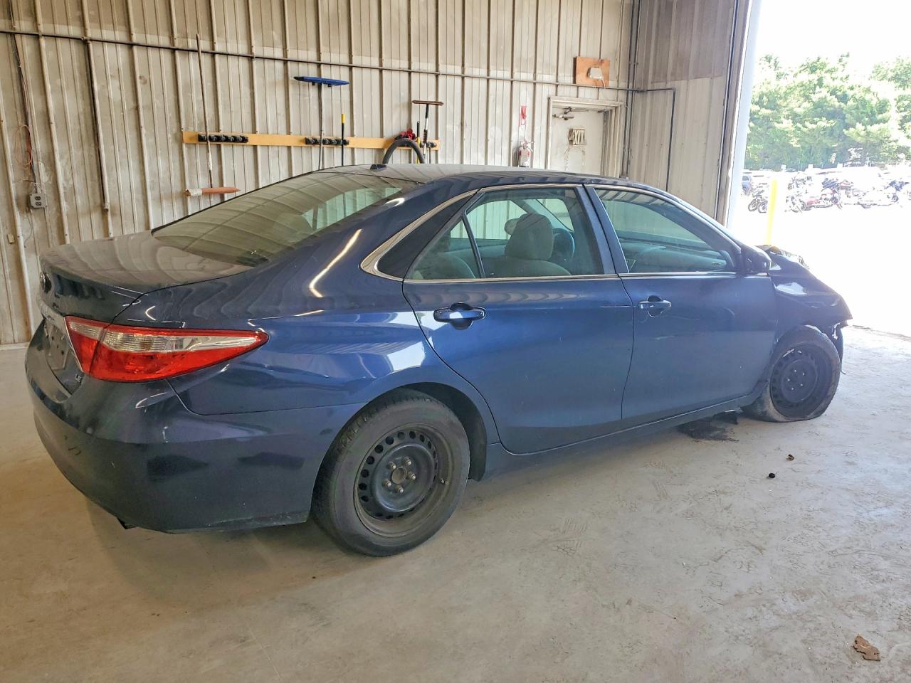 2015 TOYOTA CAMRY LE — снимка 3