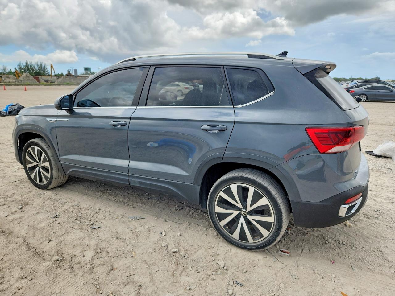 2022 VOLKSWAGEN TAOS SE — снимка 2