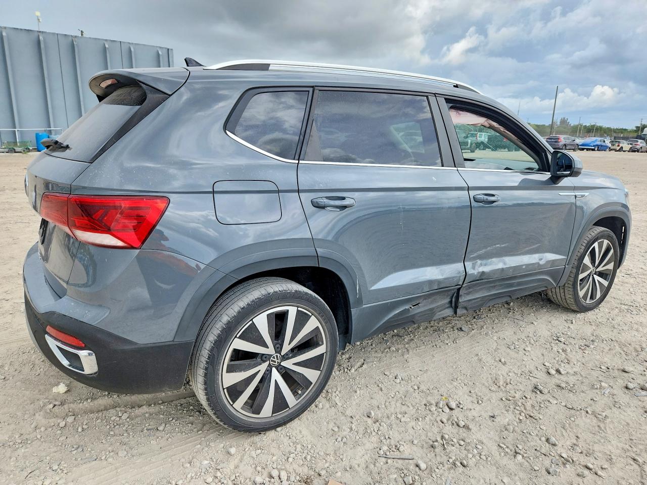 2022 VOLKSWAGEN TAOS SE — снимка 3