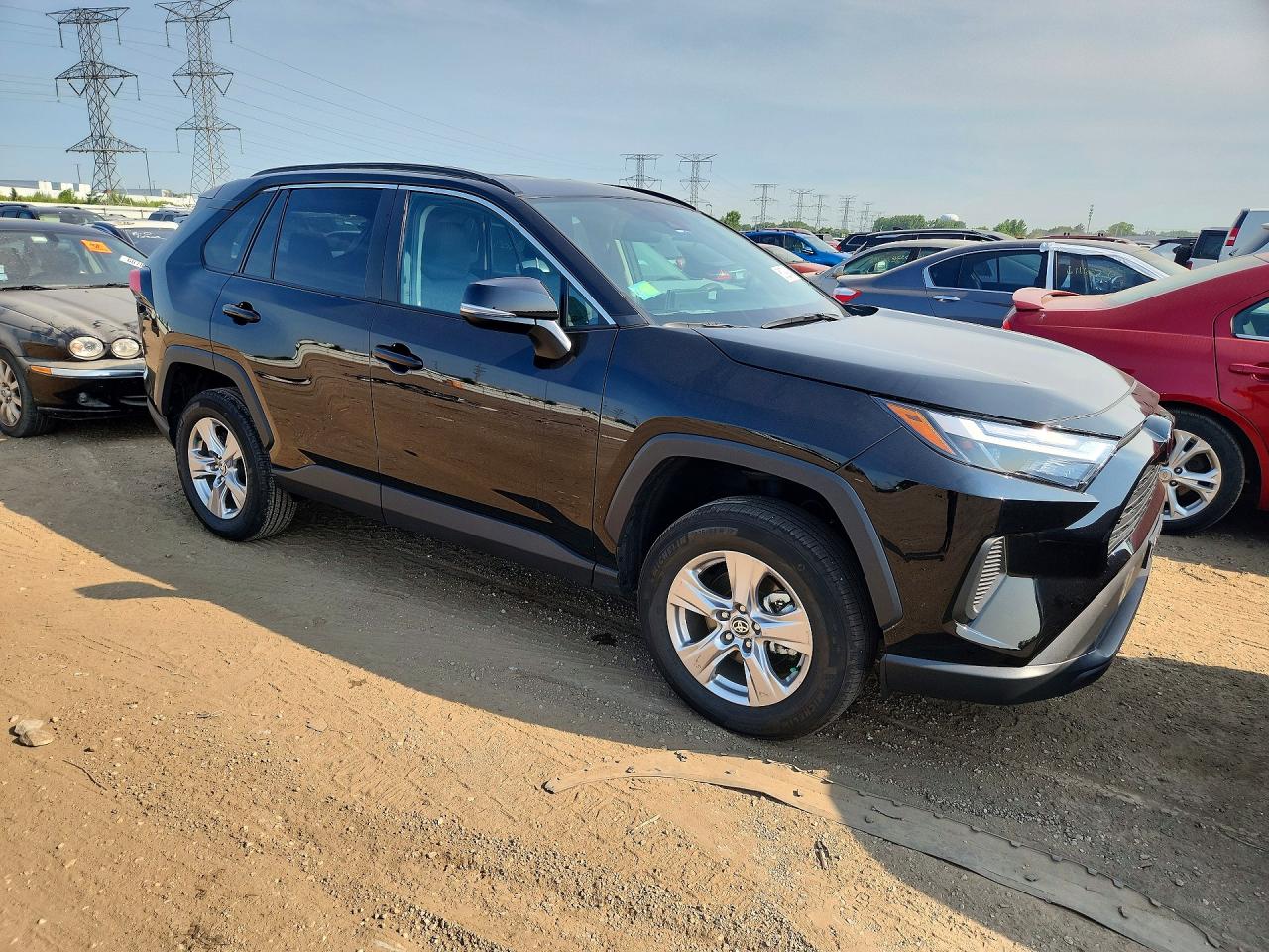 2025 TOYOTA RAV4 XLE — снимка 4