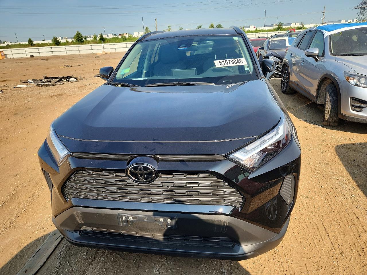 2025 TOYOTA RAV4 XLE — снимка 5