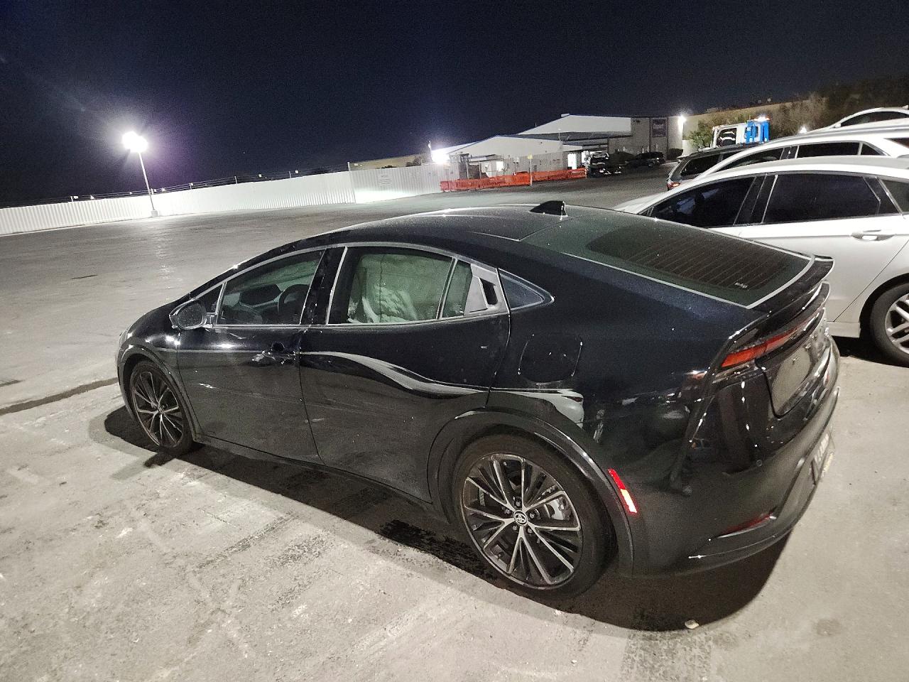 2025 TOYOTA PRIUS XLE — снимка 2
