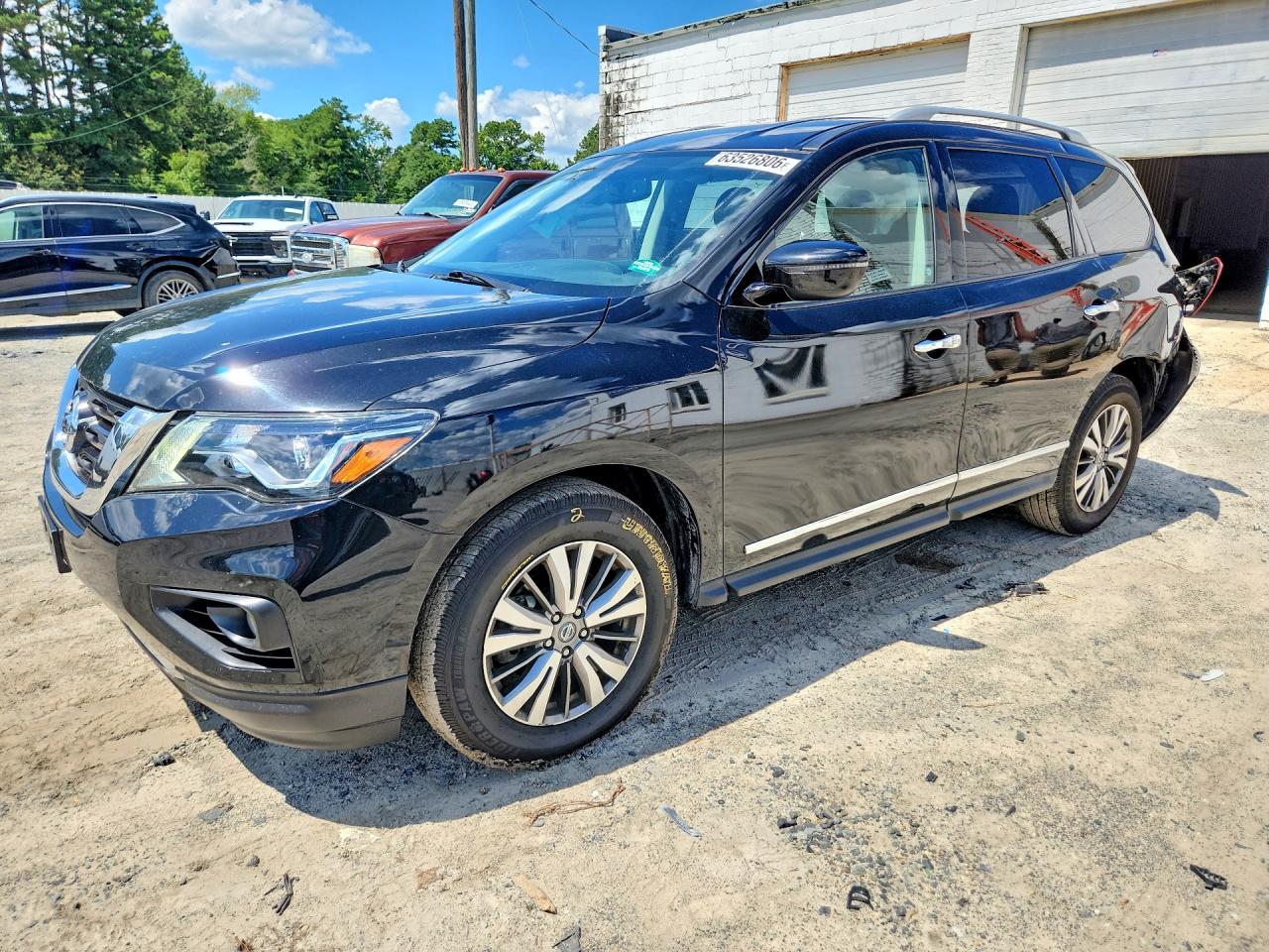 2019 NISSAN PATHFINDER SV