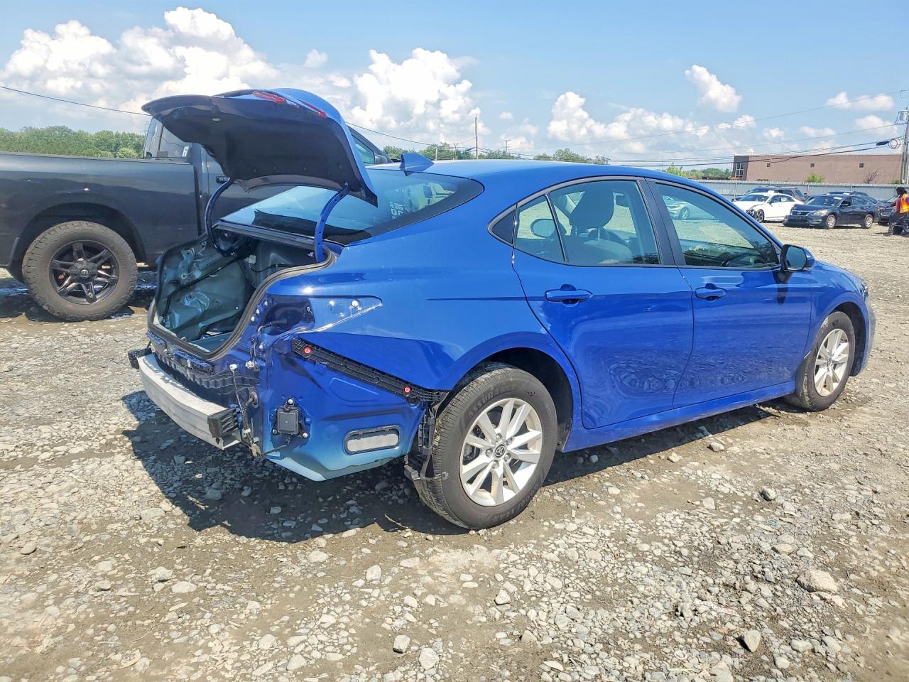 2025 TOYOTA CAMRY LE — снимка 3