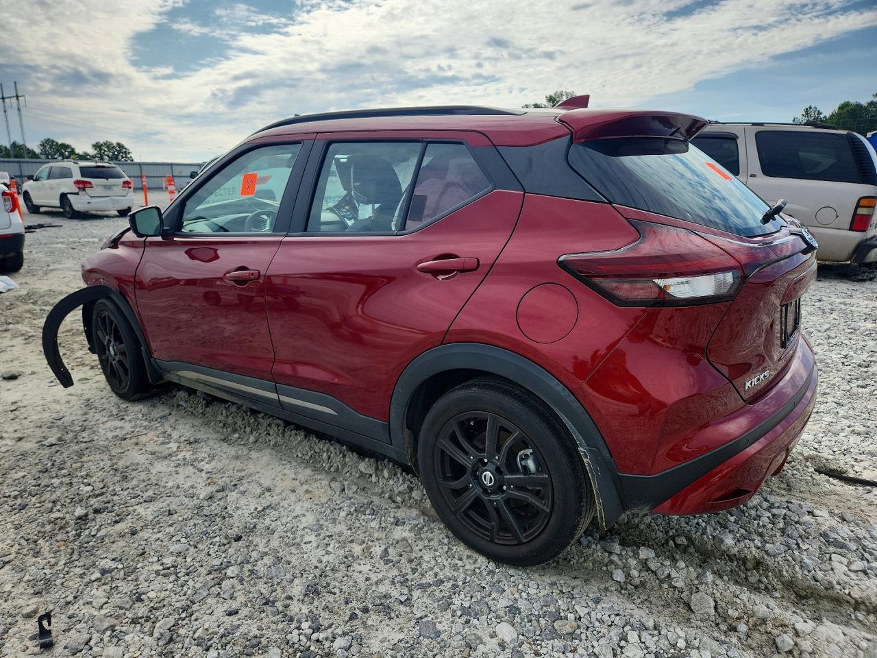 2021 NISSAN KICKS SR — снимка 2