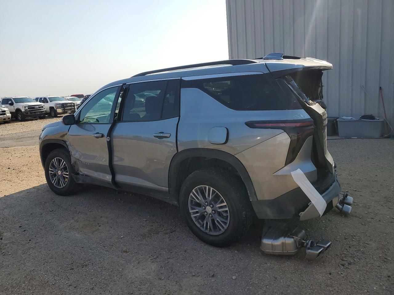 2025 CHEVROLET TRAVERSE LT — снимка 2