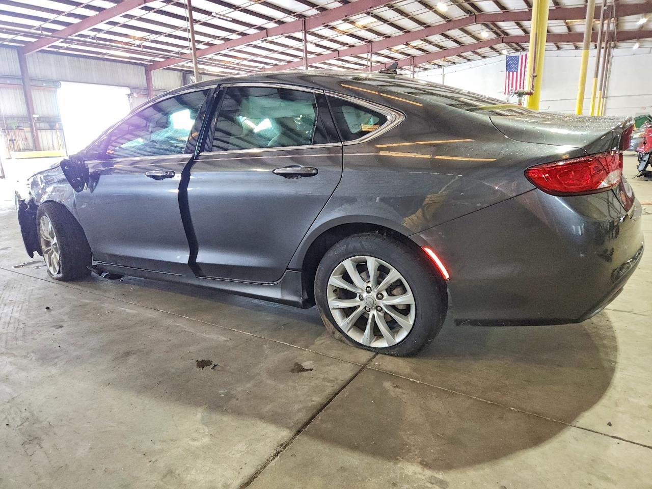 2015 CHRYSLER 200 C — снимка 2
