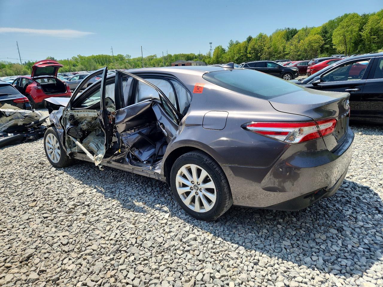 2019 TOYOTA CAMRY LE — снимка 2