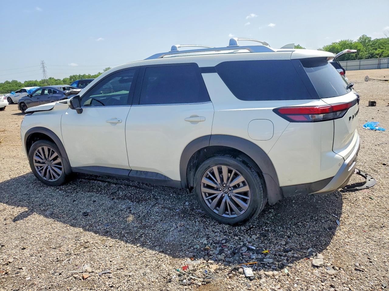 2023 NISSAN PATHFINDER SL — снимка 2