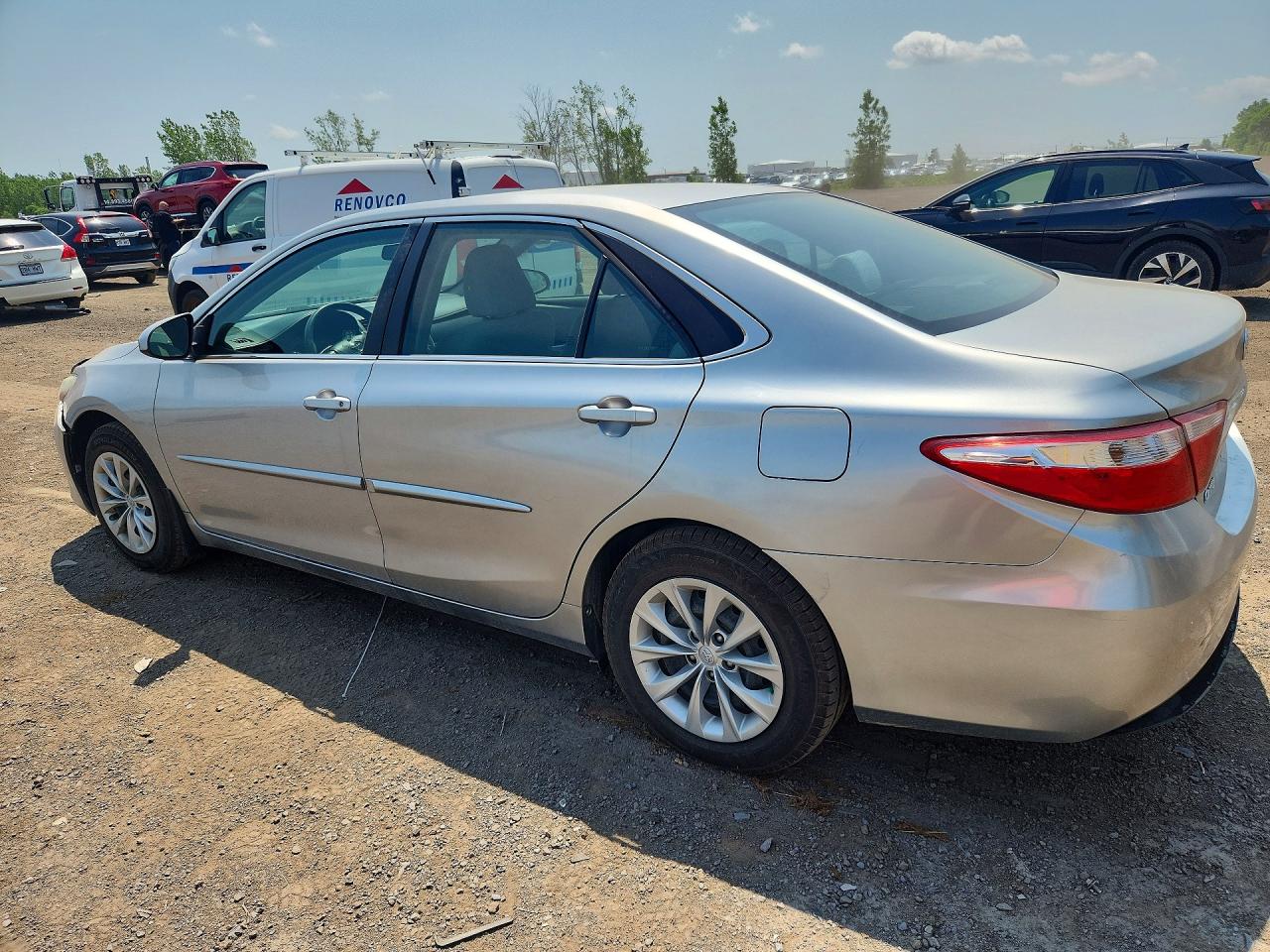 2015 TOYOTA CAMRY LE — снимка 2