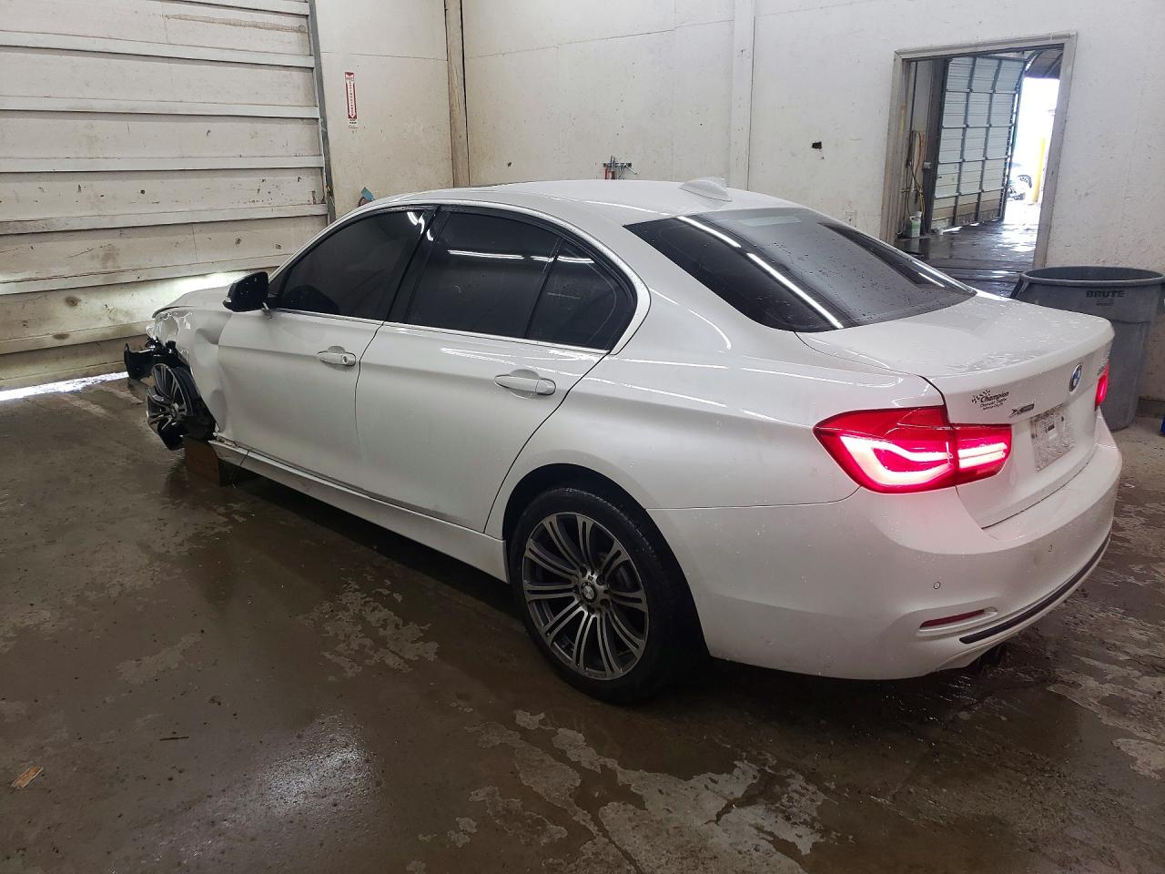 2017 BMW 330 XI — снимка 2