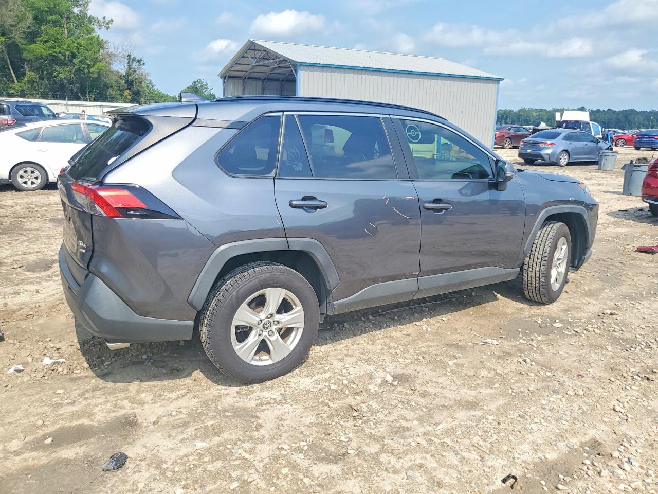 2019 TOYOTA RAV4 XLE — снимка 3