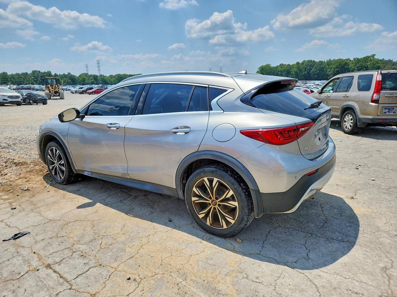 2017 INFINITI QX30 BASE — снимка 2