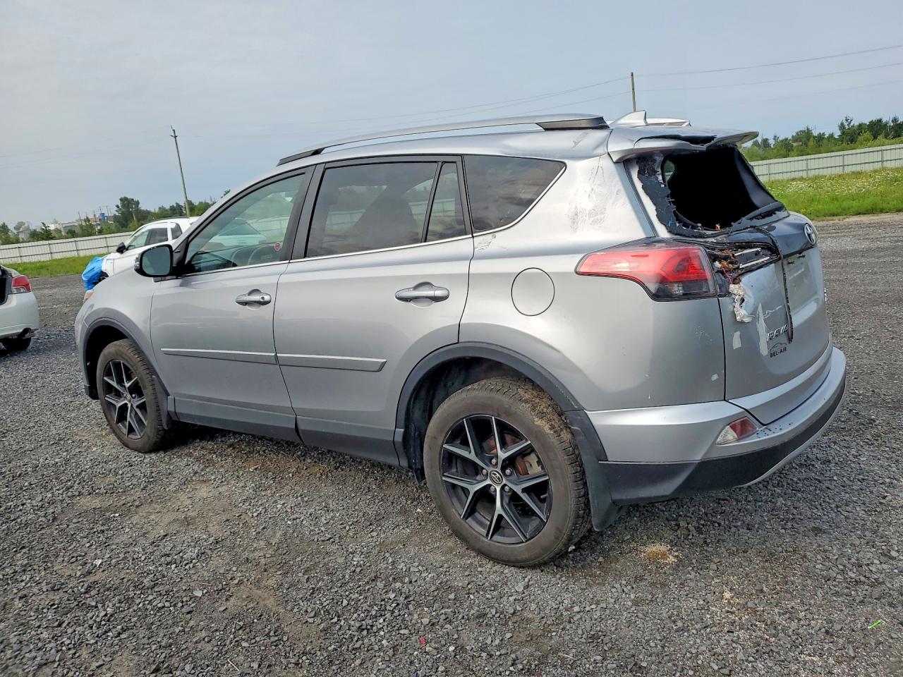 2017 TOYOTA RAV4 SE — снимка 2