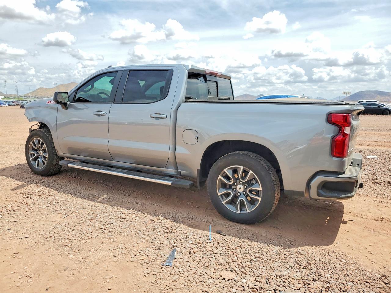 2024 CHEVROLET SILVERADO K1500 RST — снимка 2