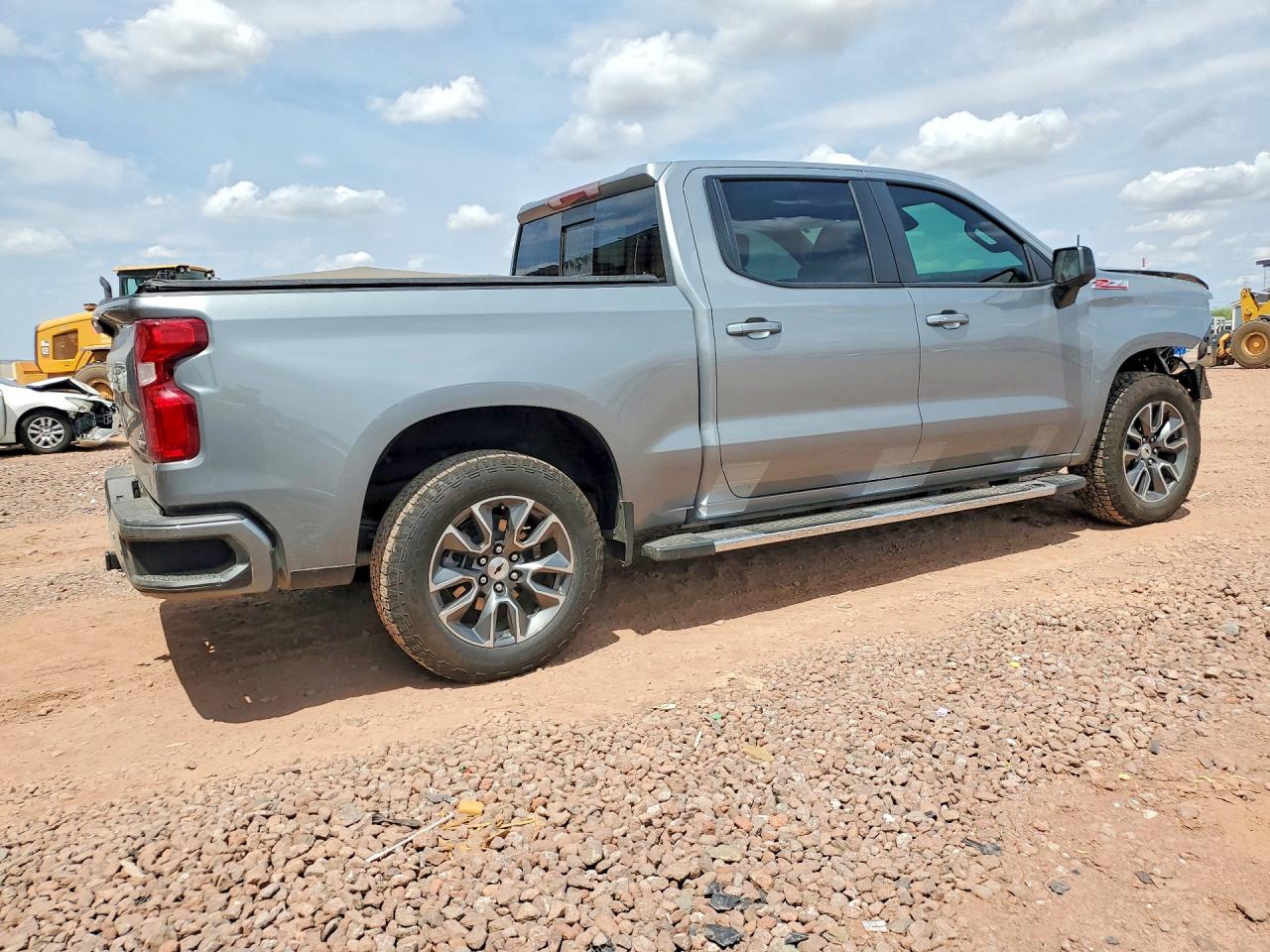 2024 CHEVROLET SILVERADO K1500 RST — снимка 3
