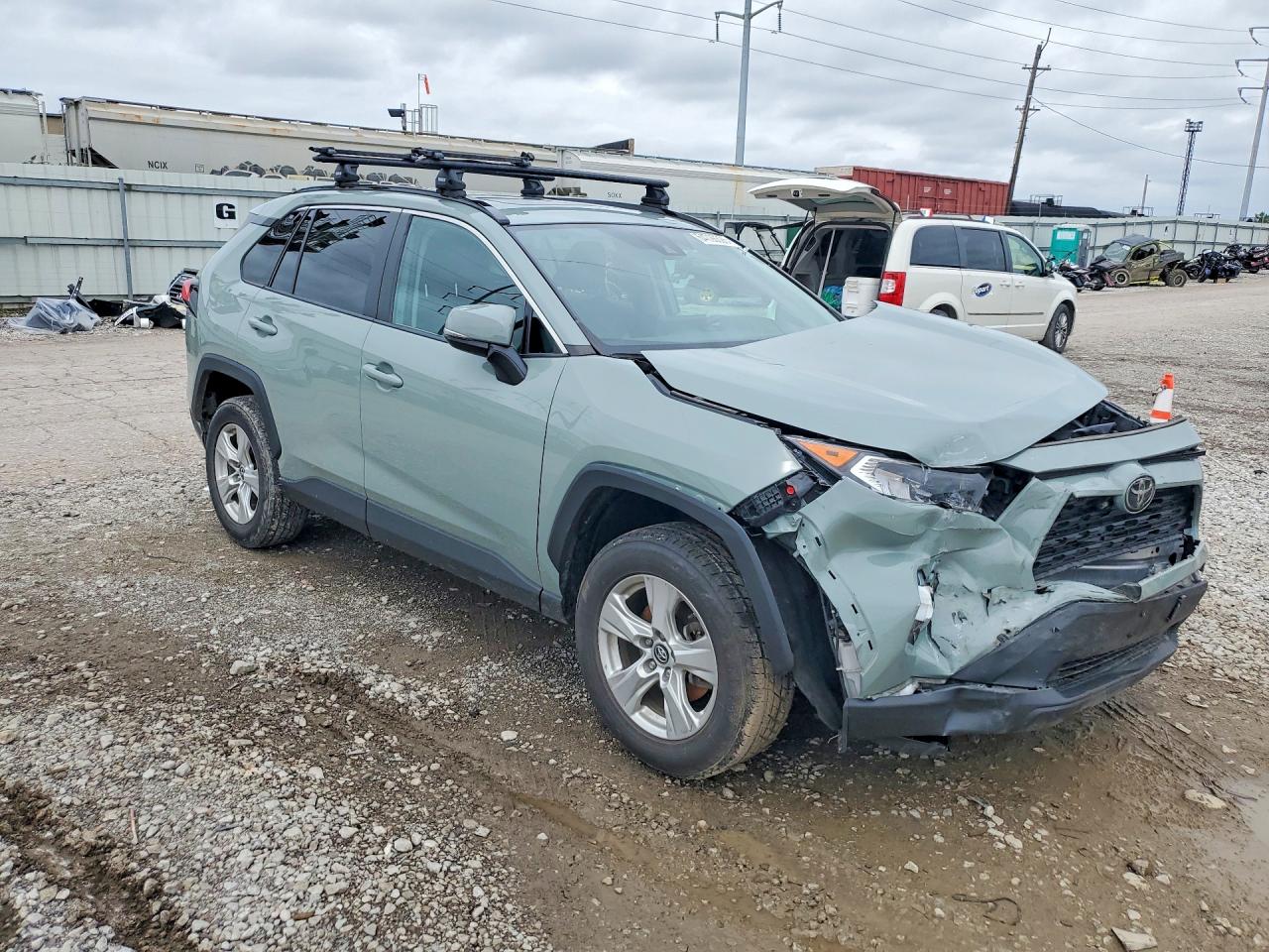 2019 TOYOTA RAV4 XLE — снимка 4