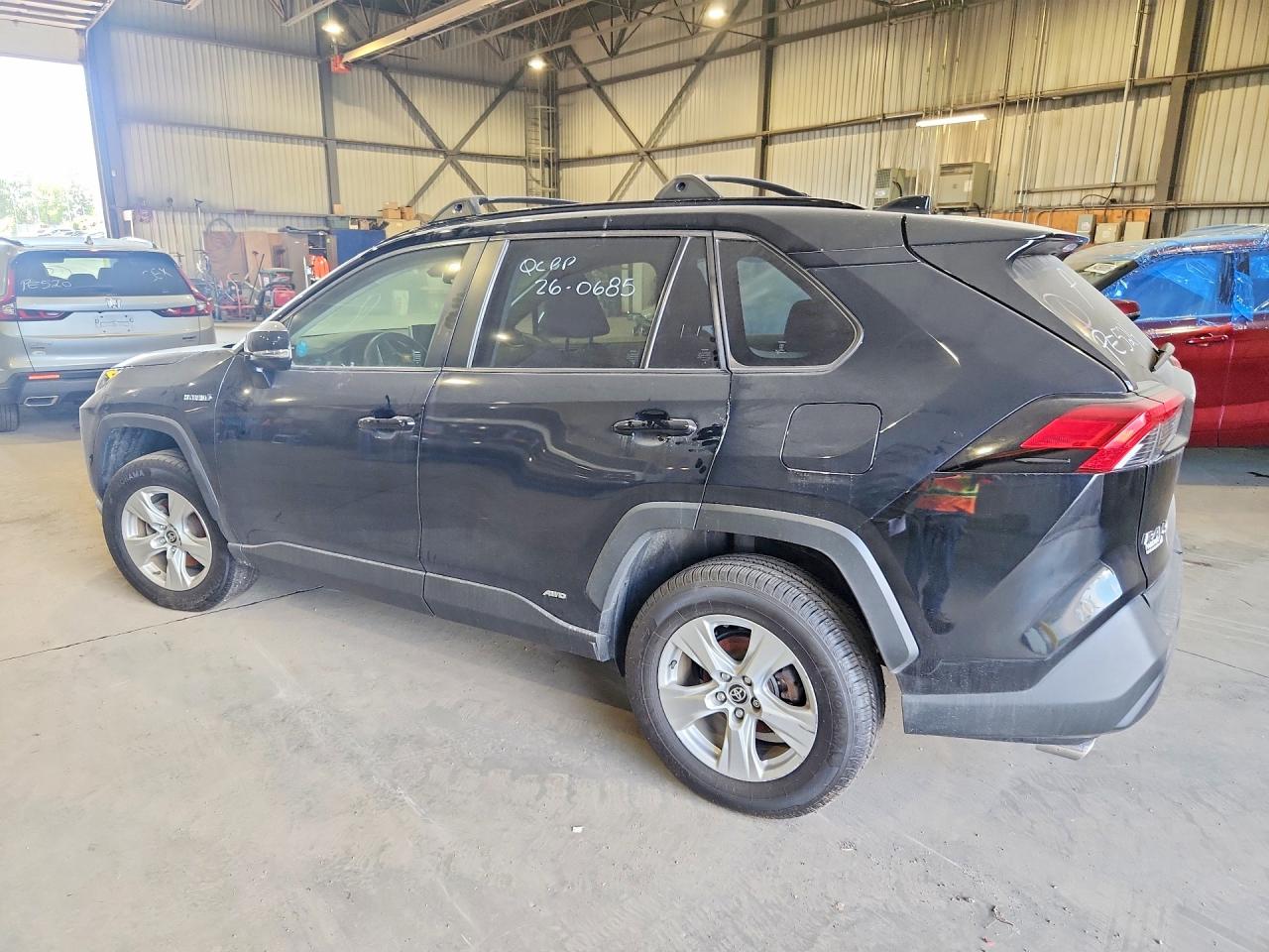 2021 TOYOTA RAV4 XLE HV — снимка 2