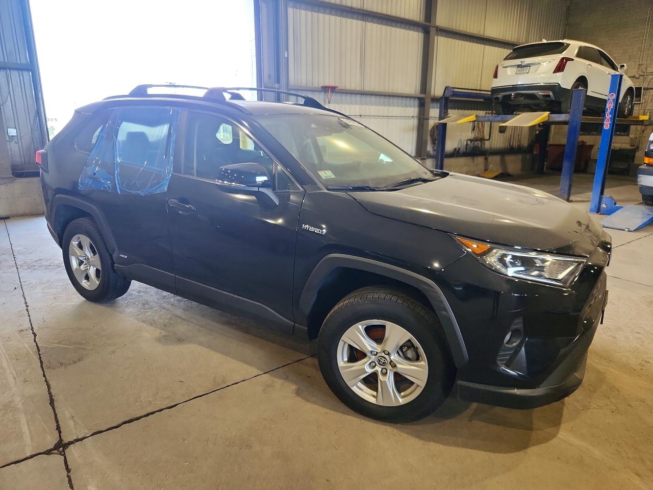 2021 TOYOTA RAV4 XLE HV — снимка 4