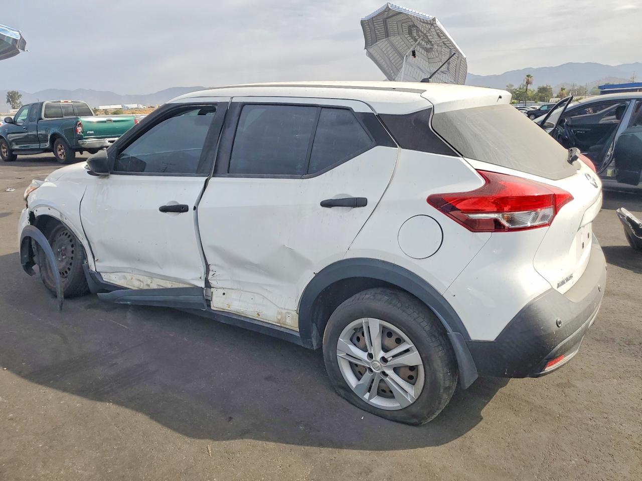 2020 NISSAN KICKS S — снимка 2