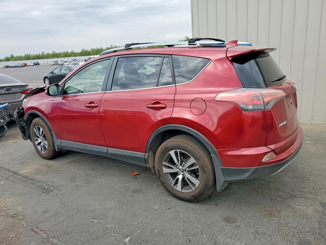 2018 TOYOTA RAV4 XLE — снимка 2