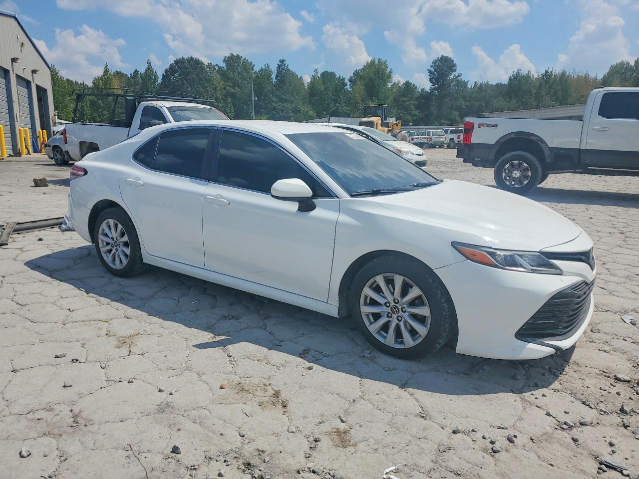 2019 TOYOTA CAMRY LE — снимка 4