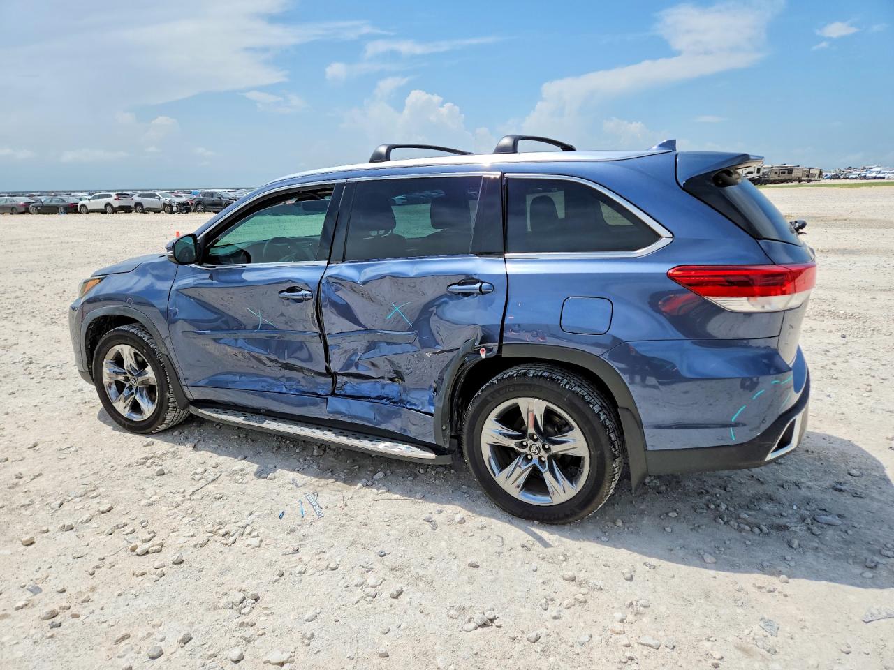 2019 TOYOTA HIGHLANDER LIMITED PLATINUM — снимка 2