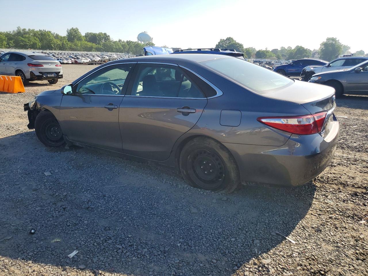 2016 TOYOTA CAMRY LE — снимка 2