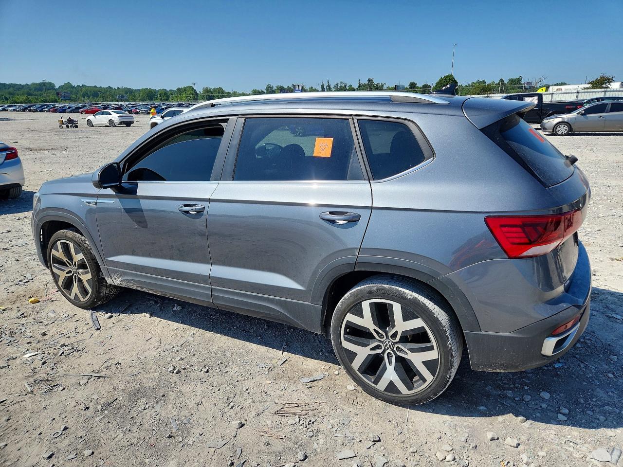 2022 VOLKSWAGEN TAOS SEL — снимка 2