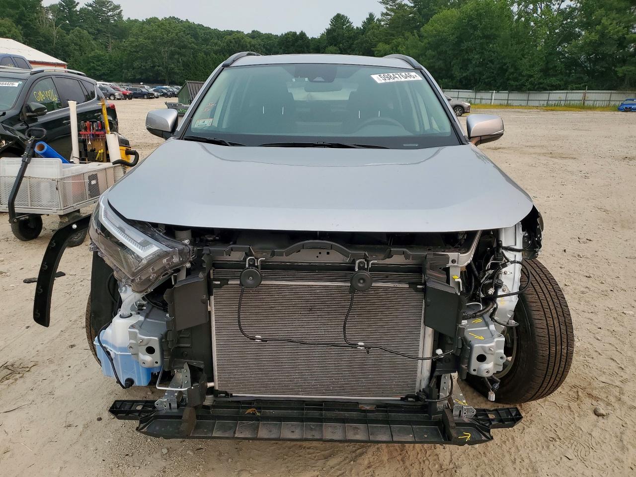 2025 TOYOTA RAV4 XLE — снимка 5