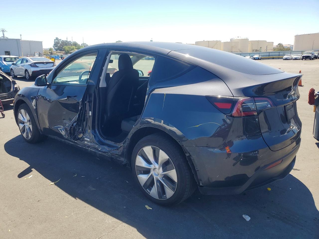 2024 TESLA MODEL Y — снимка 2