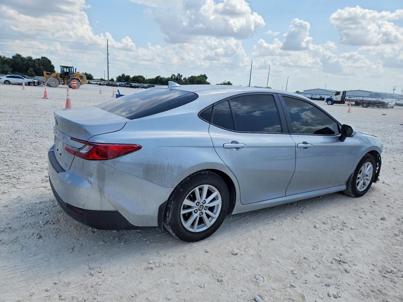 2025 TOYOTA CAMRY LE — снимка 3