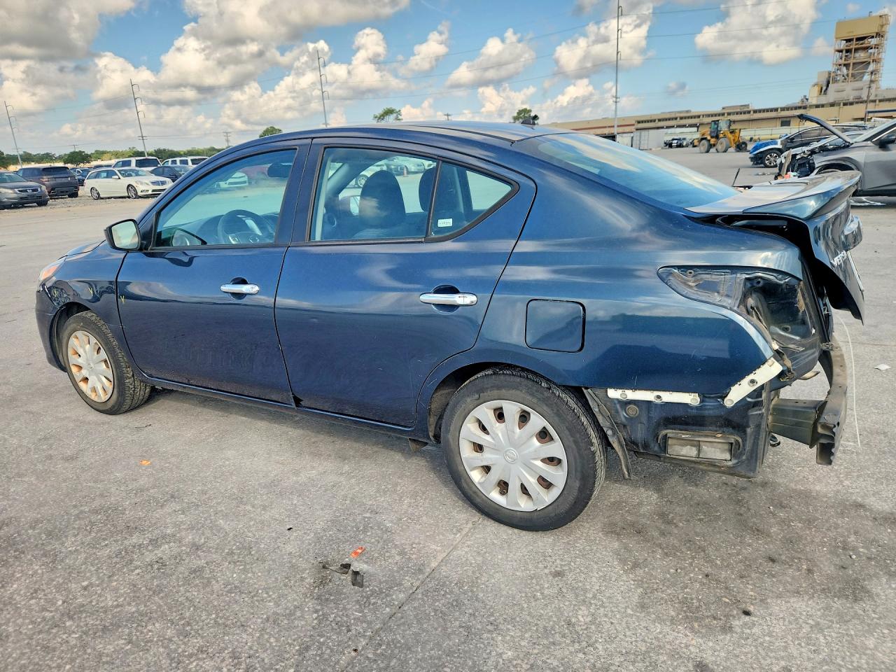 2016 NISSAN VERSA 1.6 SV — снимка 2