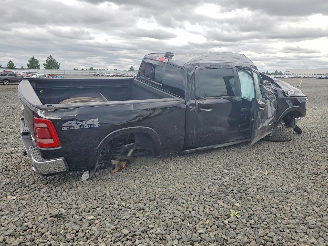 2020 RAM 1500 LARAMIE — снимка 3