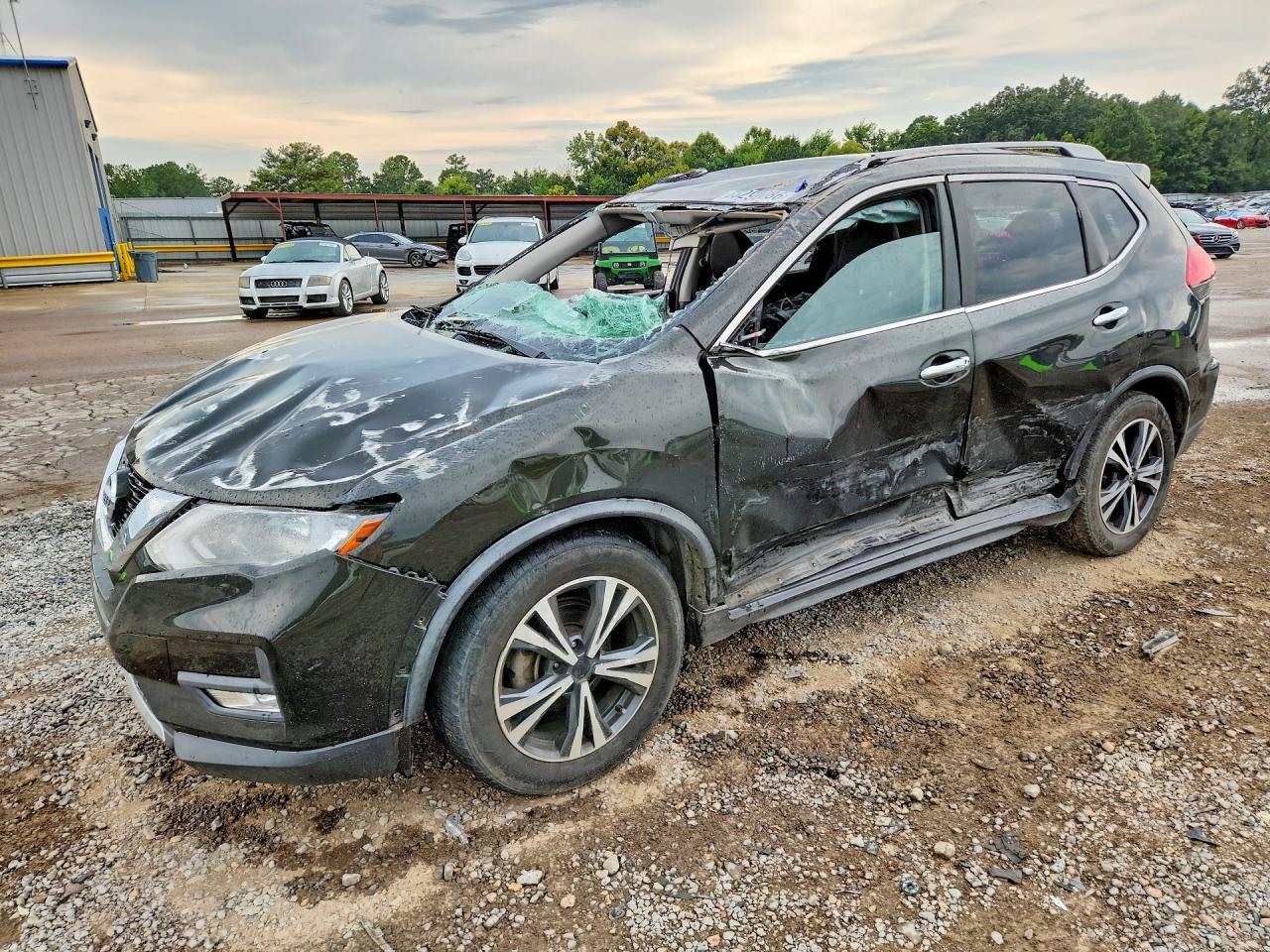 2017 NISSAN ROGUE SL