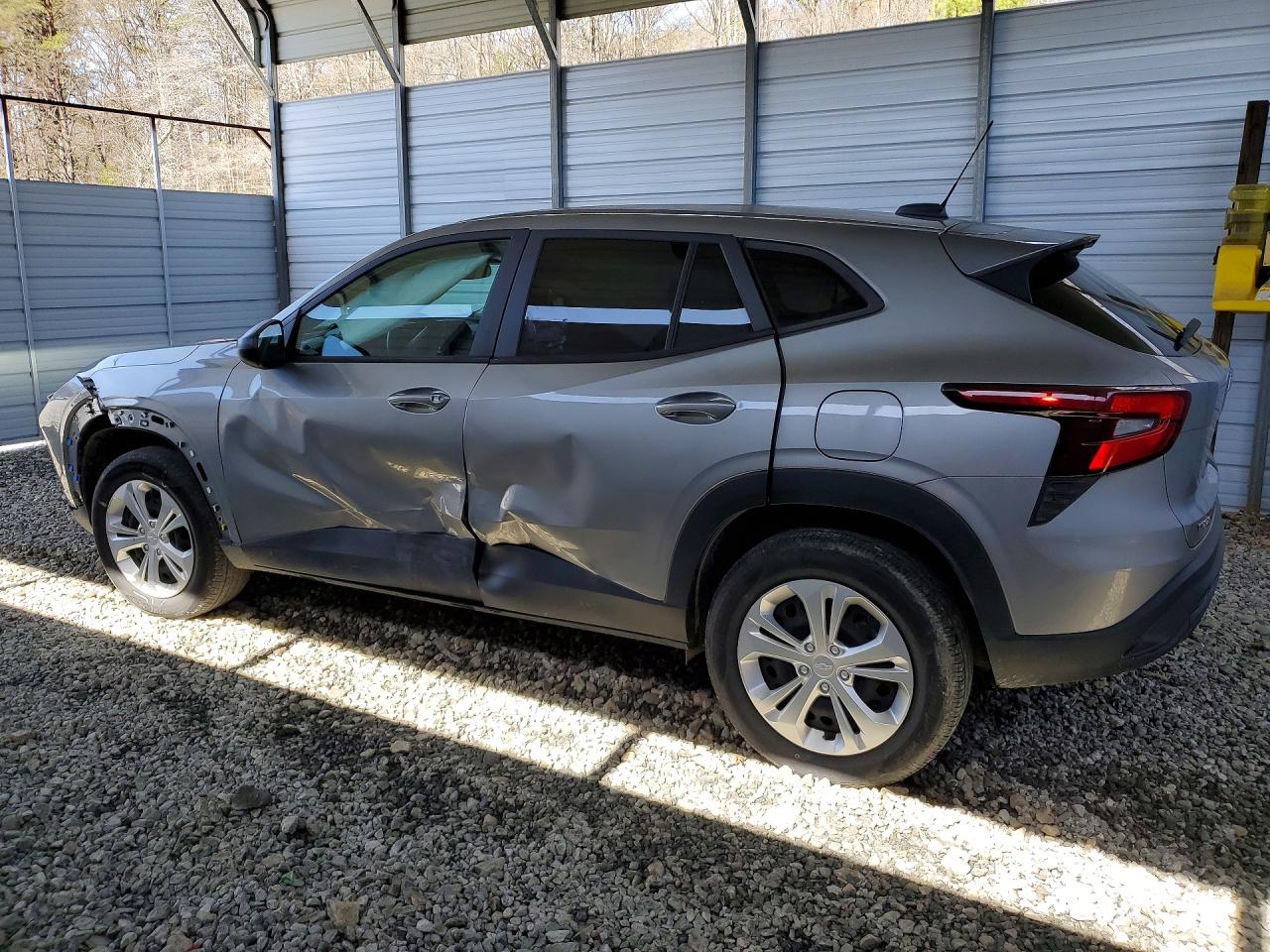 2024 CHEVROLET TRAX LS — снимка 2