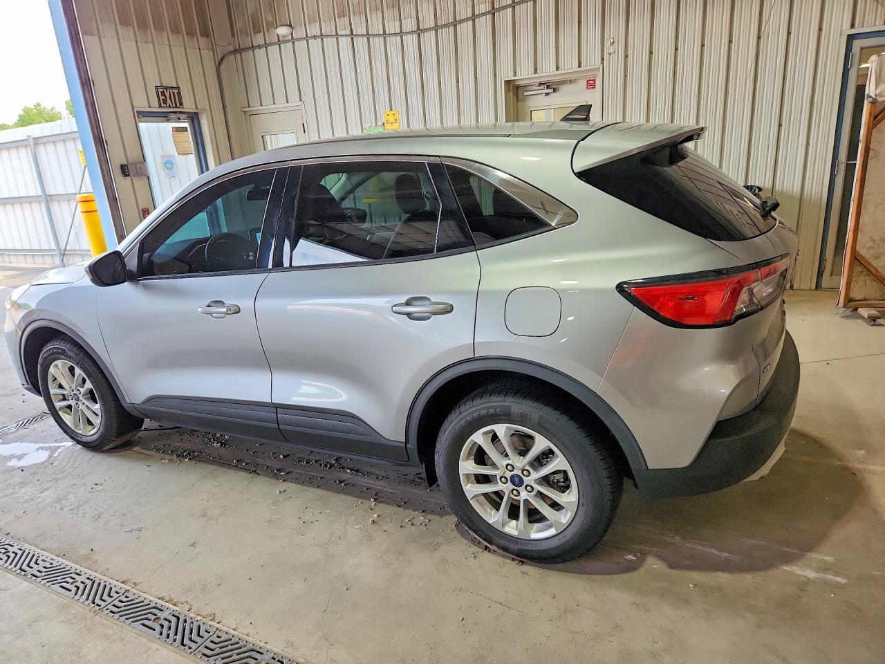 2021 FORD ESCAPE SE — снимка 2