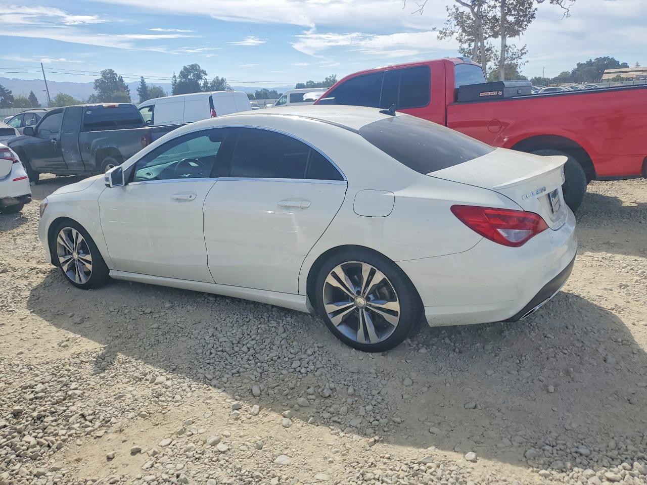 2018 MERCEDES-BENZ CLA 250 — снимка 2