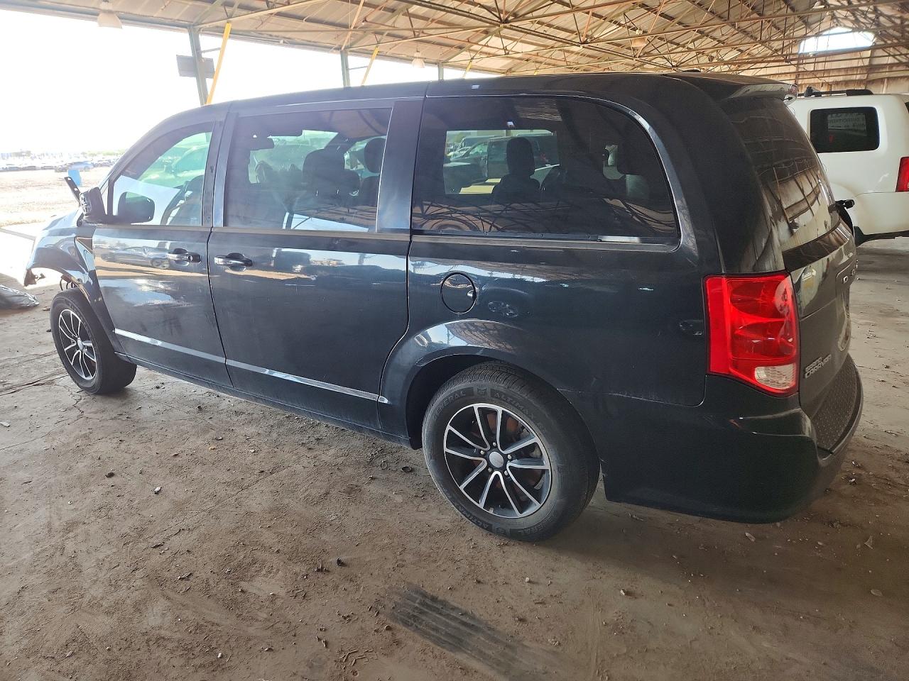 2018 DODGE GRAND CARAVAN SE — photo 2