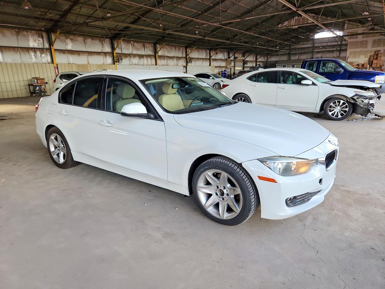 2013 BMW 320 I — снимка 4