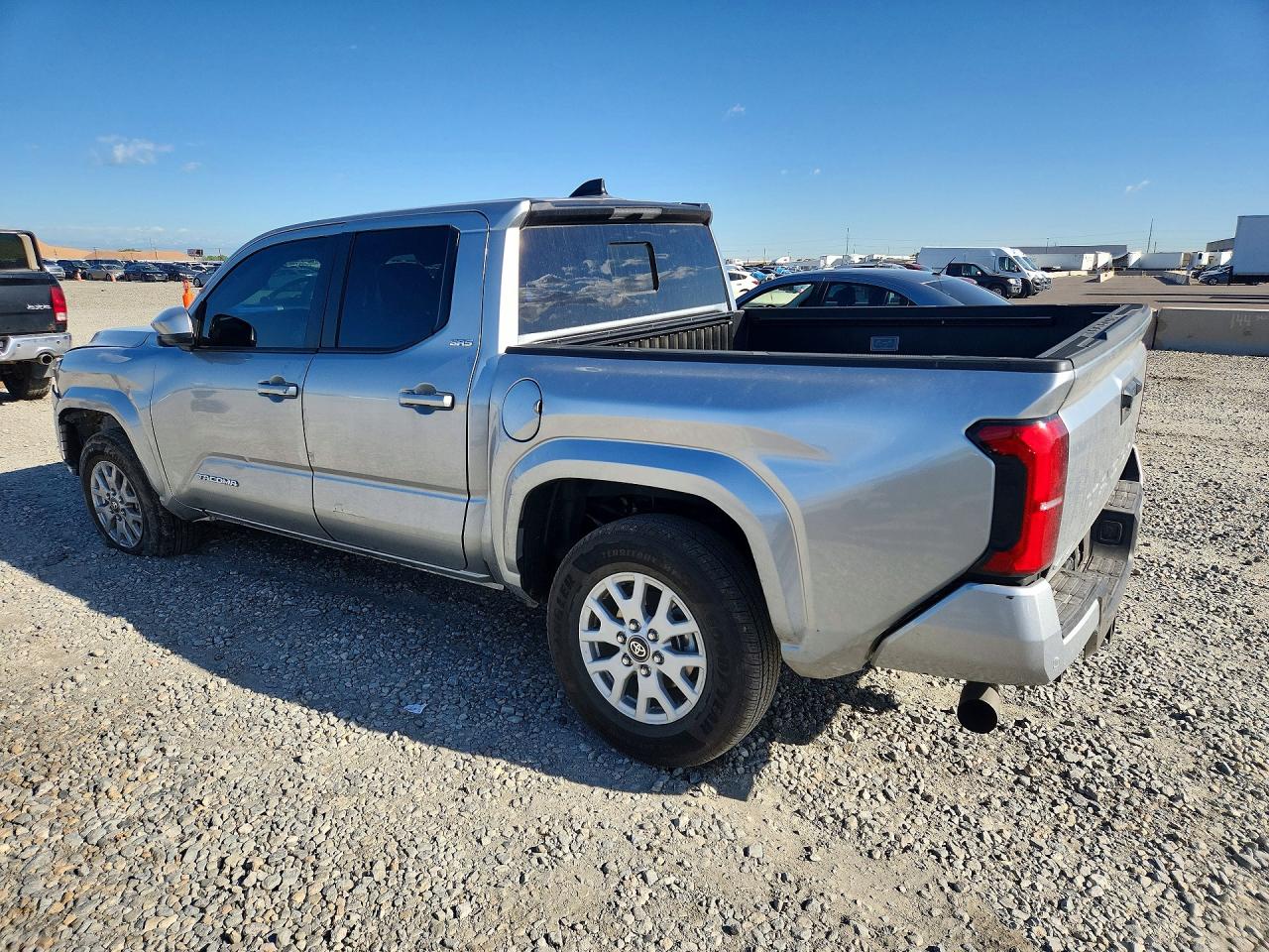 2026 TOYOTA TACOMA SR5 — снимка 2