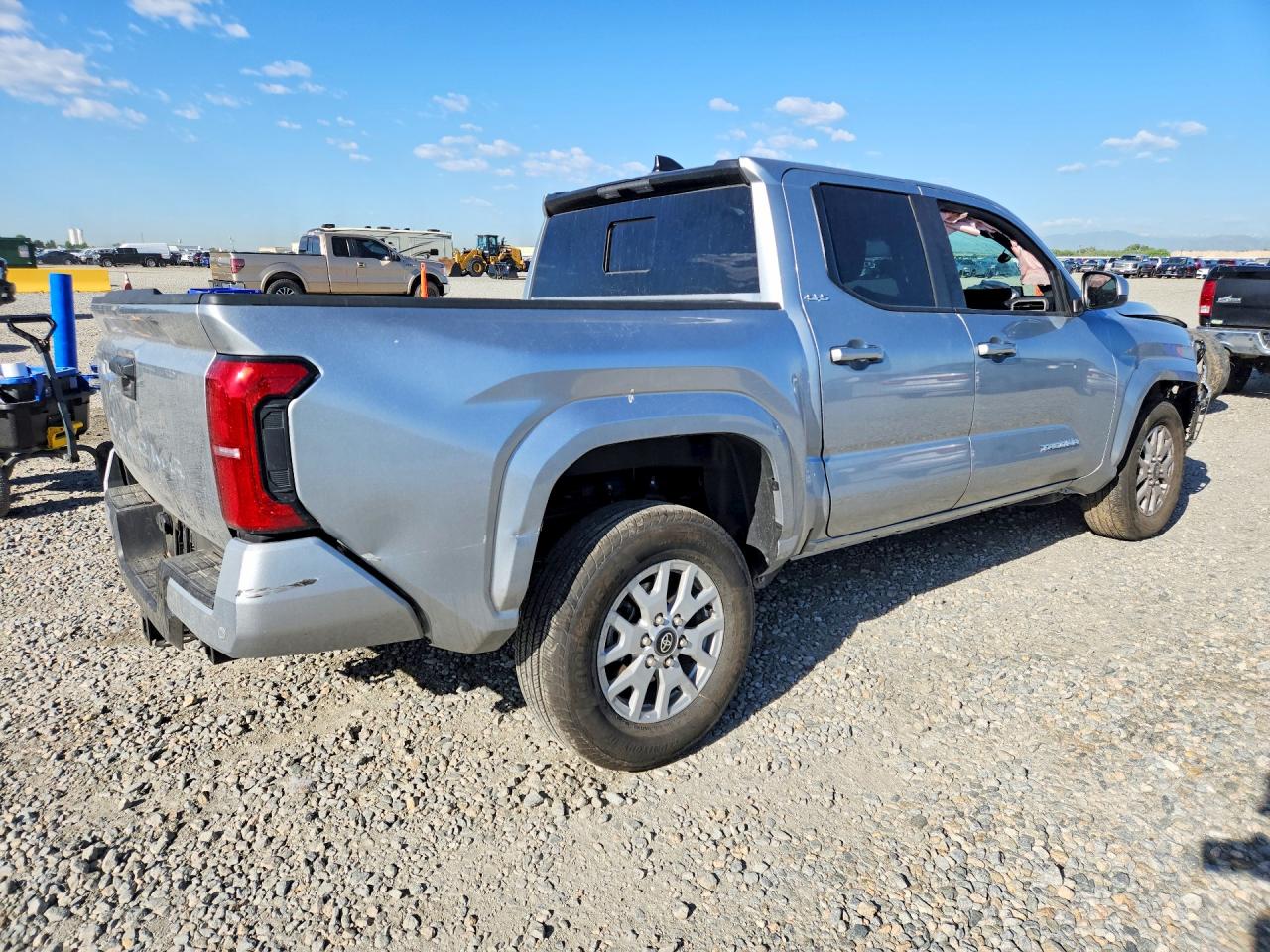 2026 TOYOTA TACOMA SR5 — снимка 3