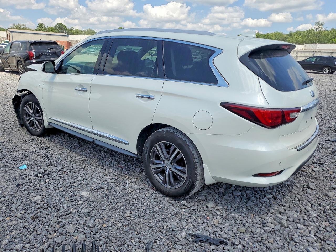 2017 INFINITI QX60 BASE — снимка 2