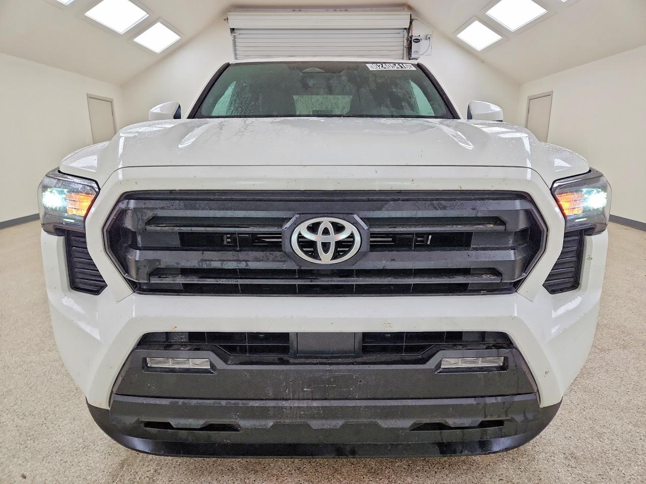 2026 TOYOTA TACOMA SR5 — снимка 5