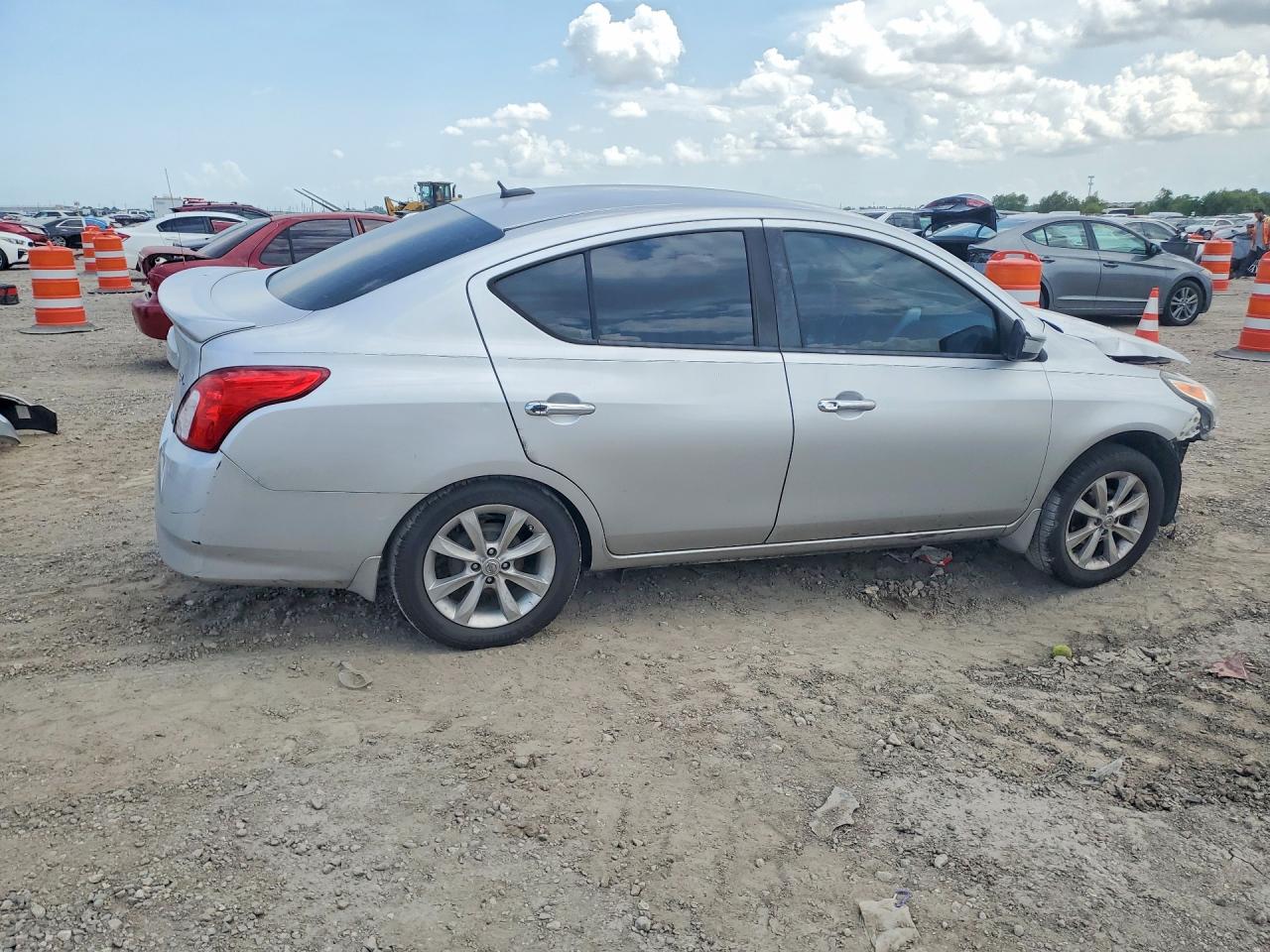 2016 NISSAN VERSA 1.6 SL — снимка 3