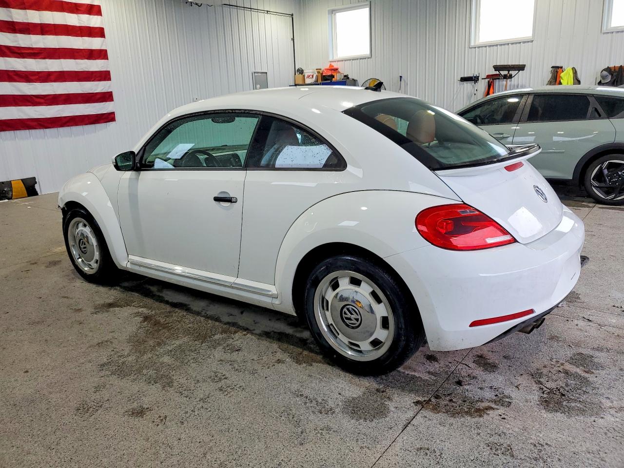 2015 VOLKSWAGEN BEETLE 1.8T — снимка 2