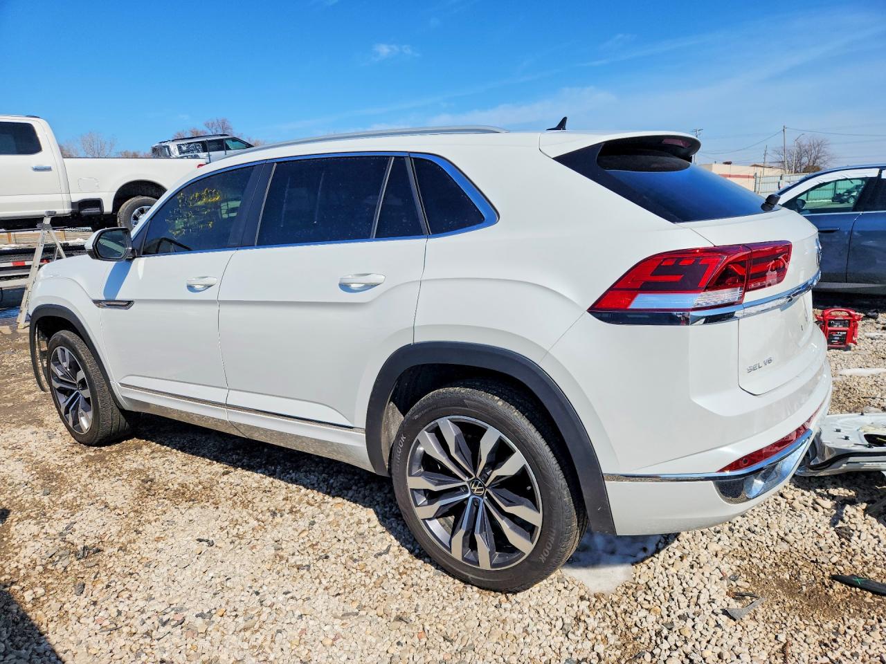 2021 VOLKSWAGEN ATLAS CROSS SPORT SEL R-LINE — снимка 2