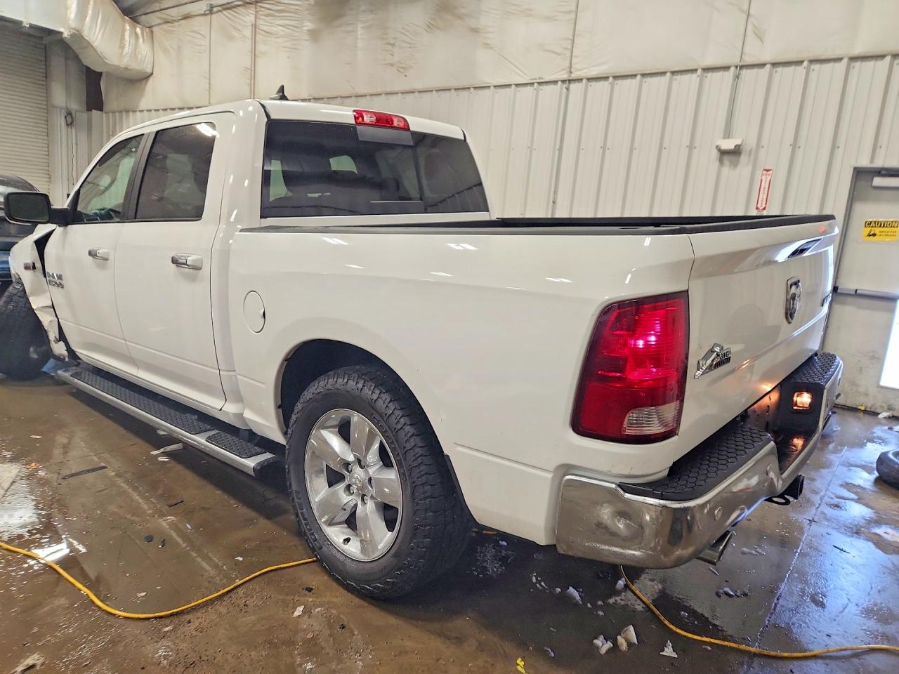 2017 RAM 1500 SLT — снимка 2