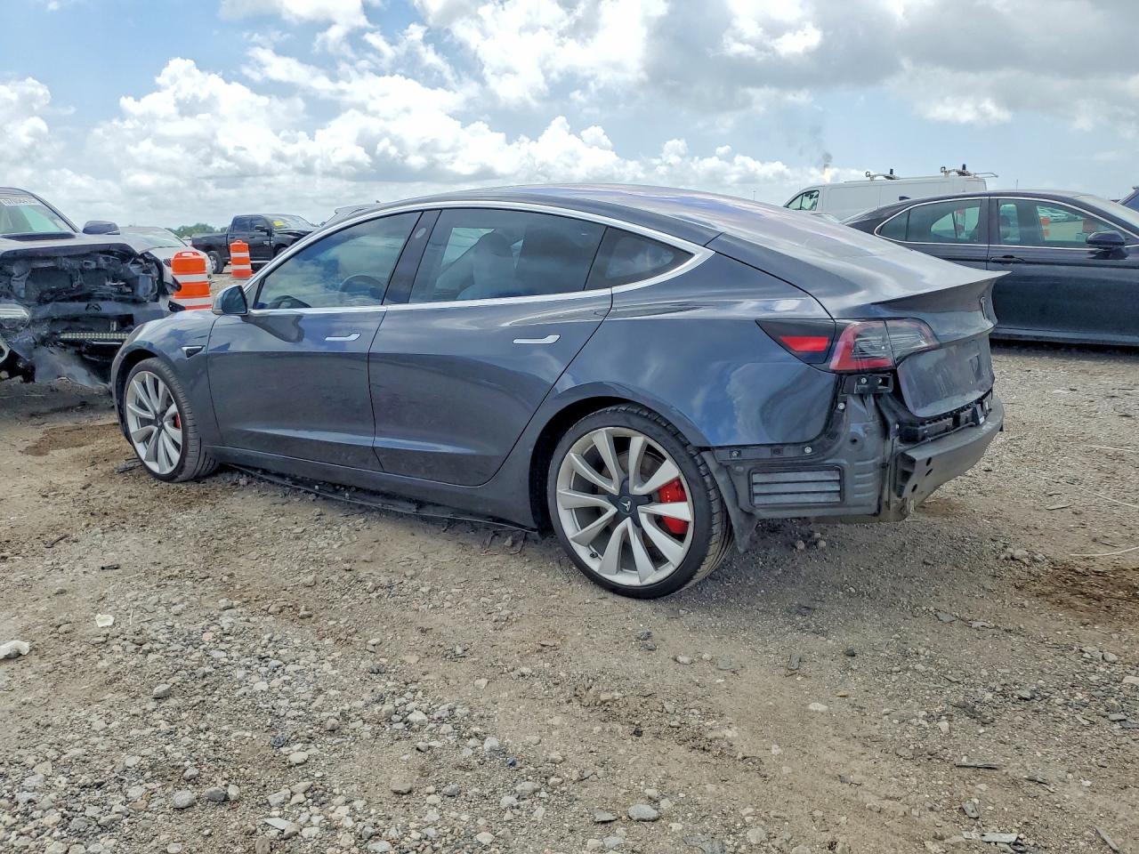 2018 TESLA MODEL 3 — снимка 2