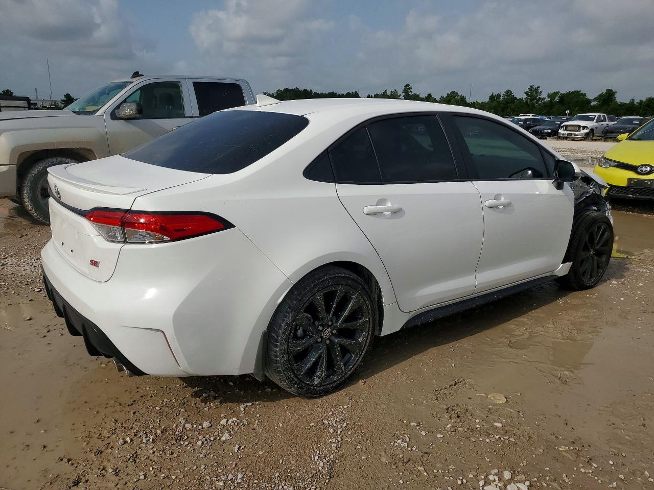 2026 TOYOTA COROLLA SE — снимка 3